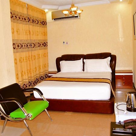 Best Point Hotel Daressalam Exterior foto