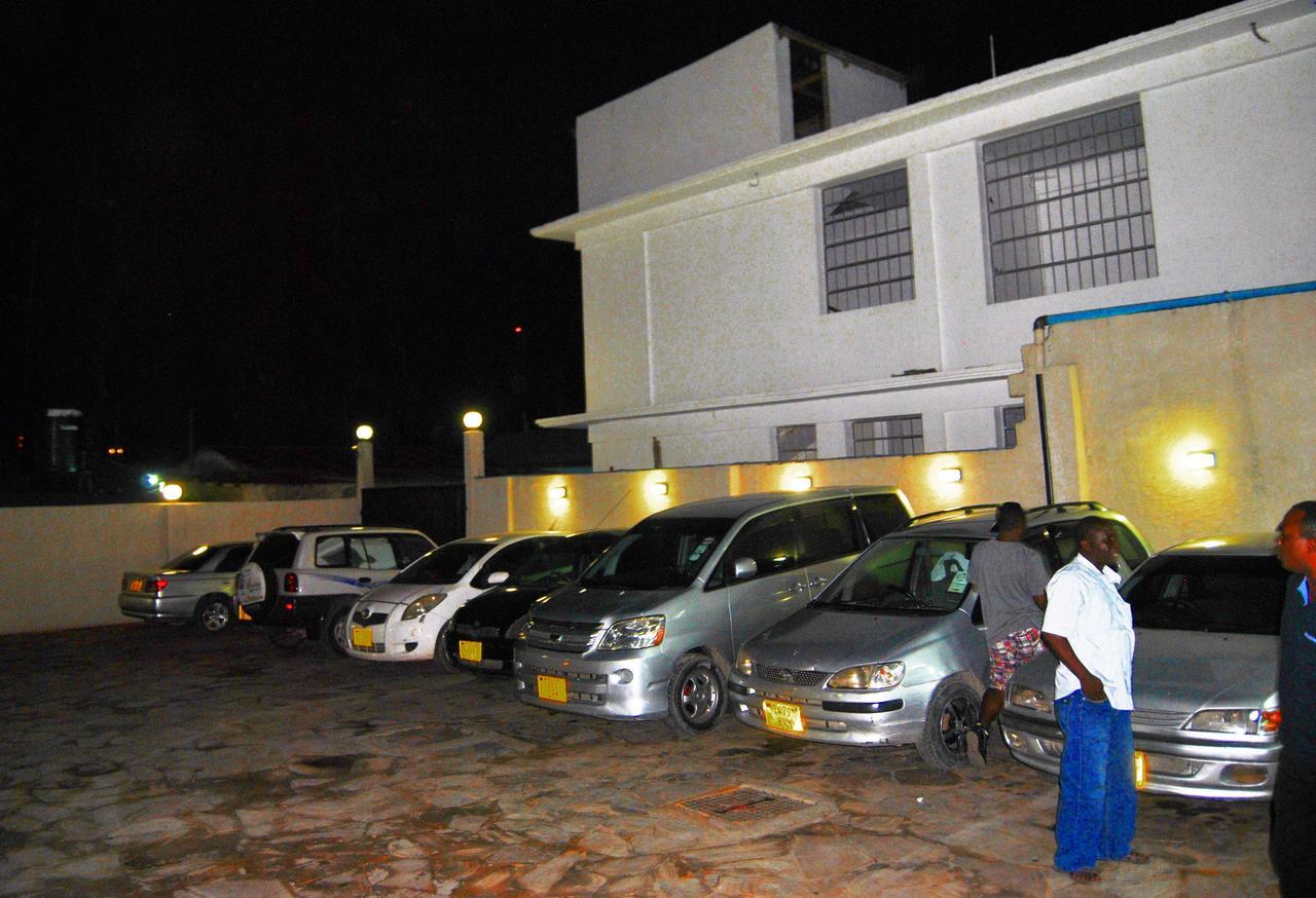 Best Point Hotel Daressalam Exterior foto