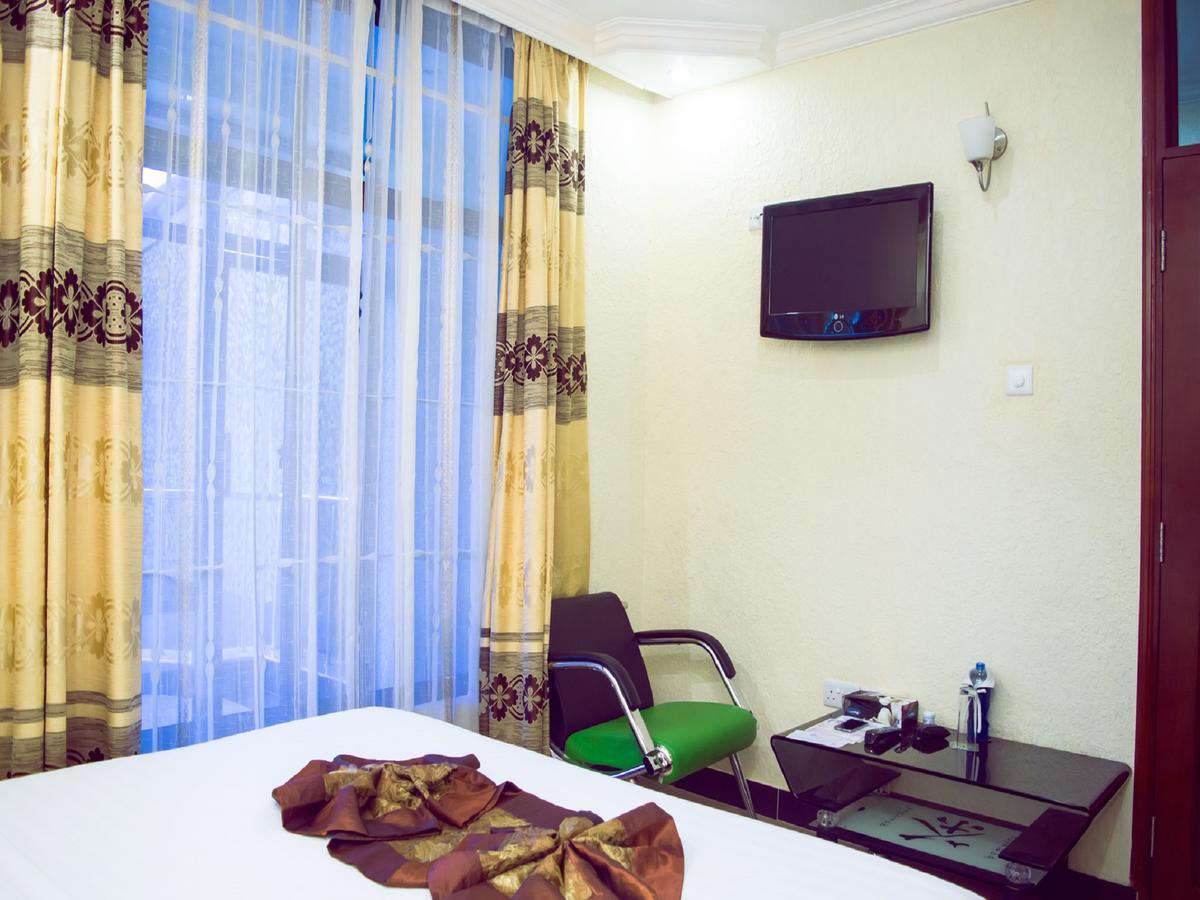 Best Point Hotel Daressalam Exterior foto